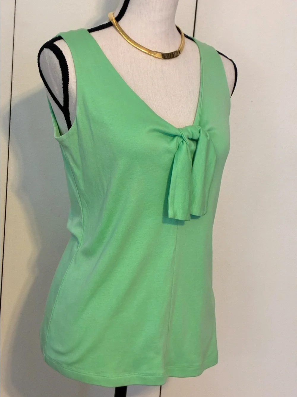 Brooks Brothers 346 Sleeveless Tie-Front Women's Top in Light Green